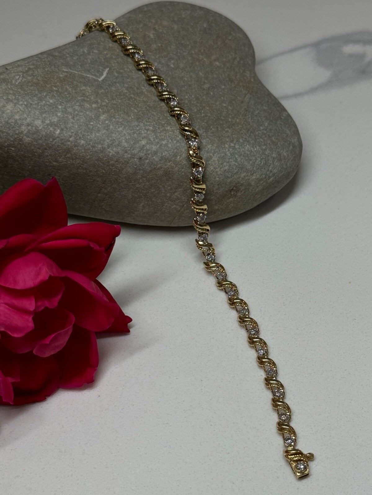 14K Yellow Gold Elegant Bracelet Diamonds Length 7 Inch