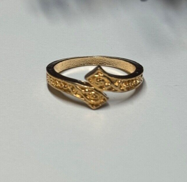 925 Sterling Silver Gold Plated Ring Size 6