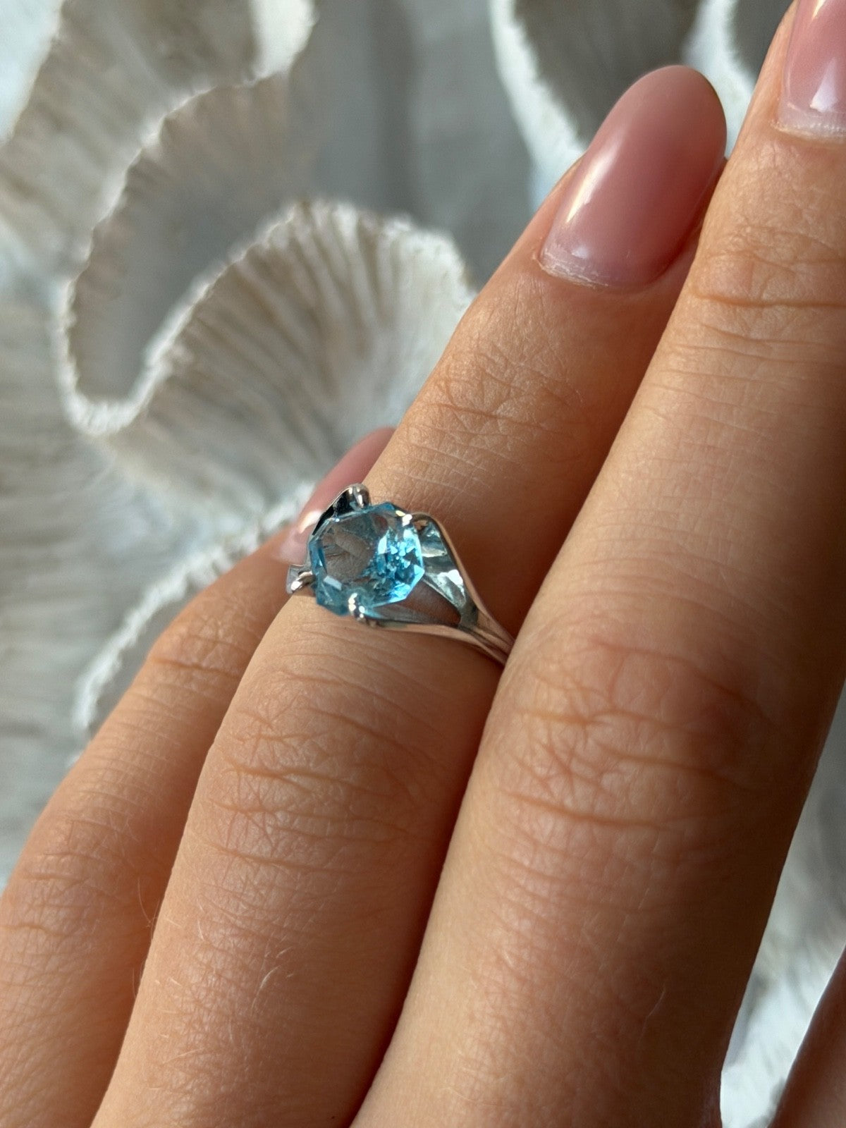 925 Sterling Silver Blue Topaz Ring Size 5
