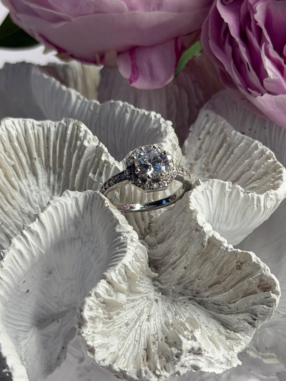 Beautiful 925 Sterling Silver Cz Ring Size 6