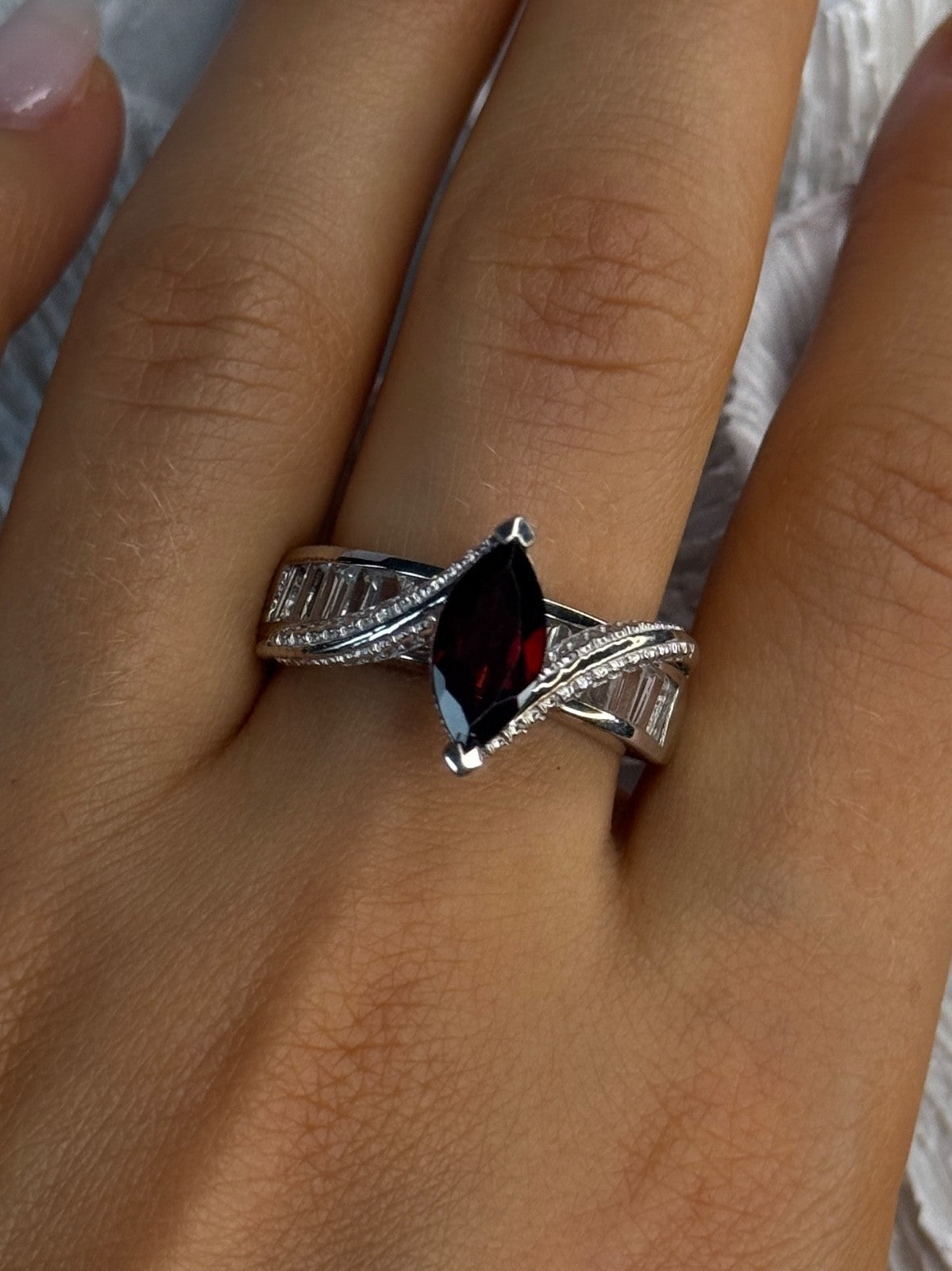 925 Sterling Silver Garnet & Beryl Ring Size 10