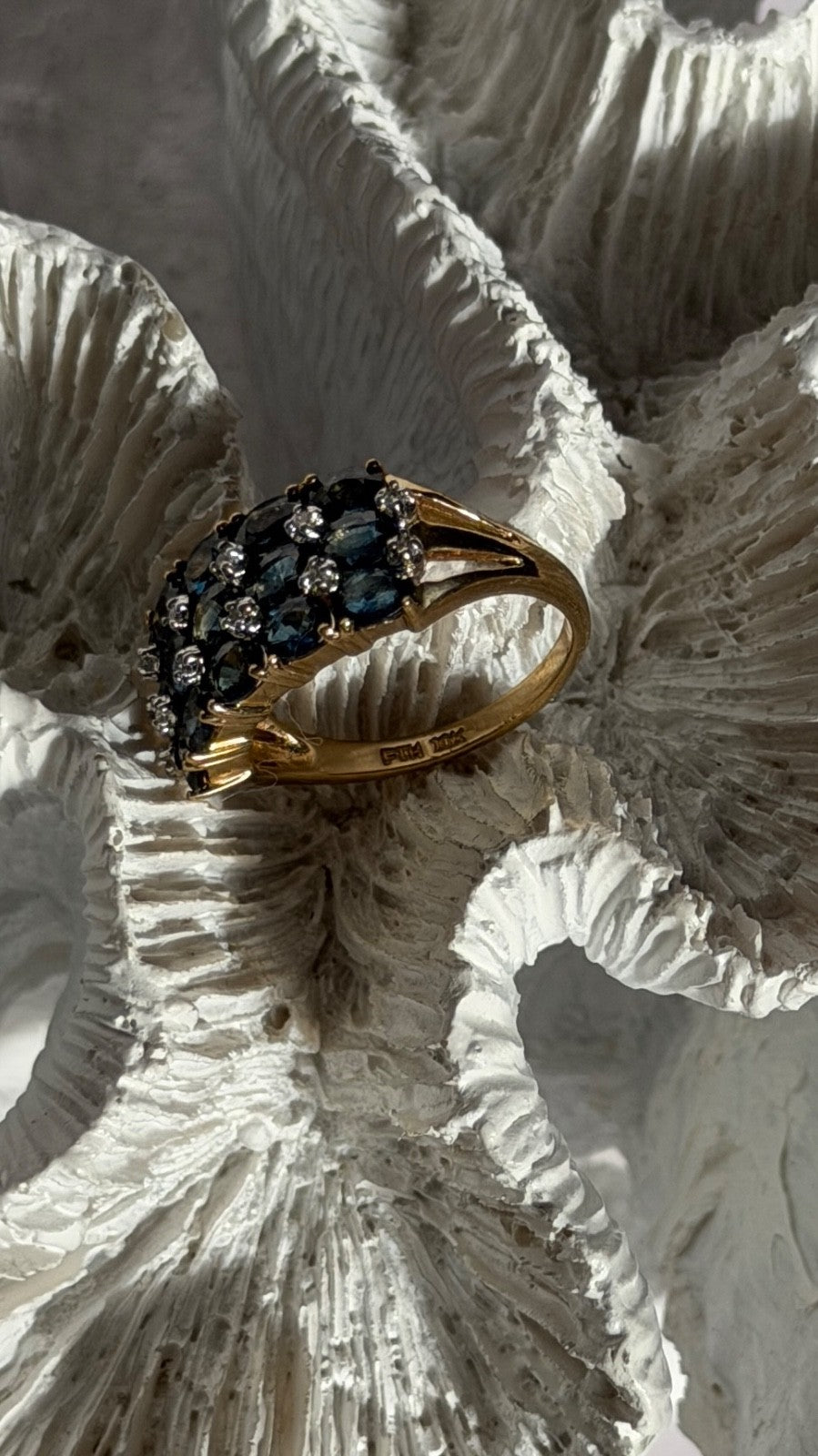10K Yellow Gold London Blue Topaz & Diamond Ring Size 7