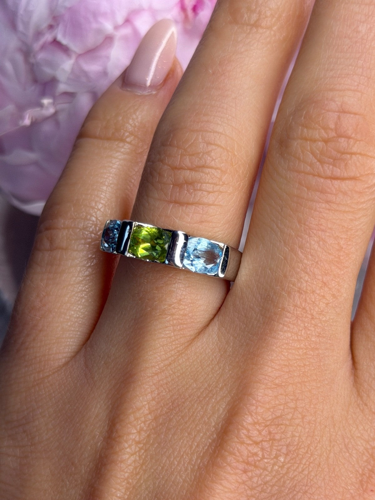 925 Sterling Silver Topaz & Peridot Ring Size 7