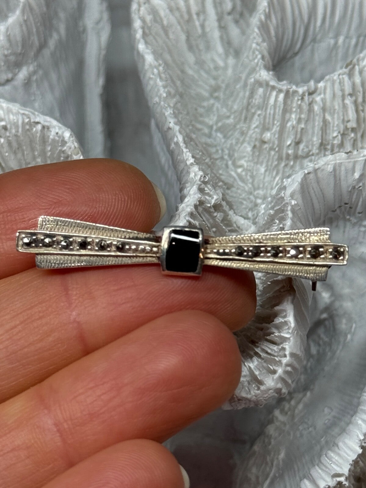 925 Sterling Silver Onyx & Marcasite Brooch Length 1.8 Inch