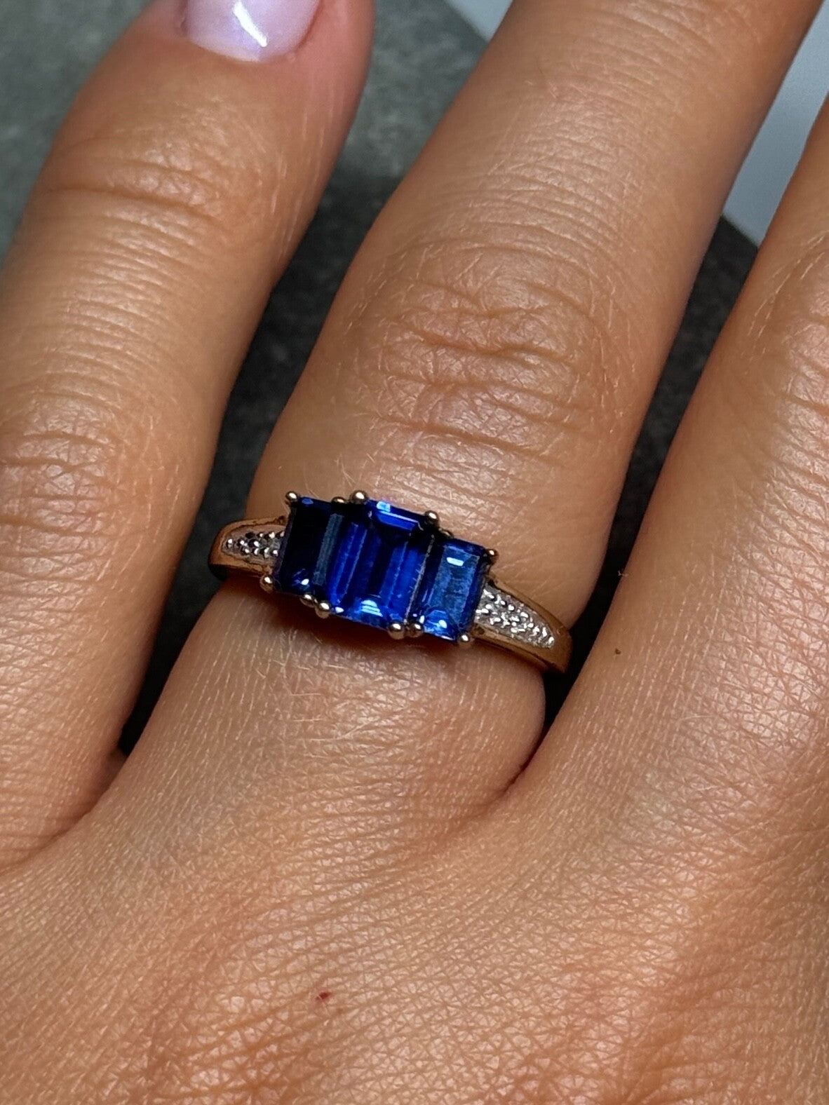10K Yellow Gold Sapphire & Diamonds Ring Size 6