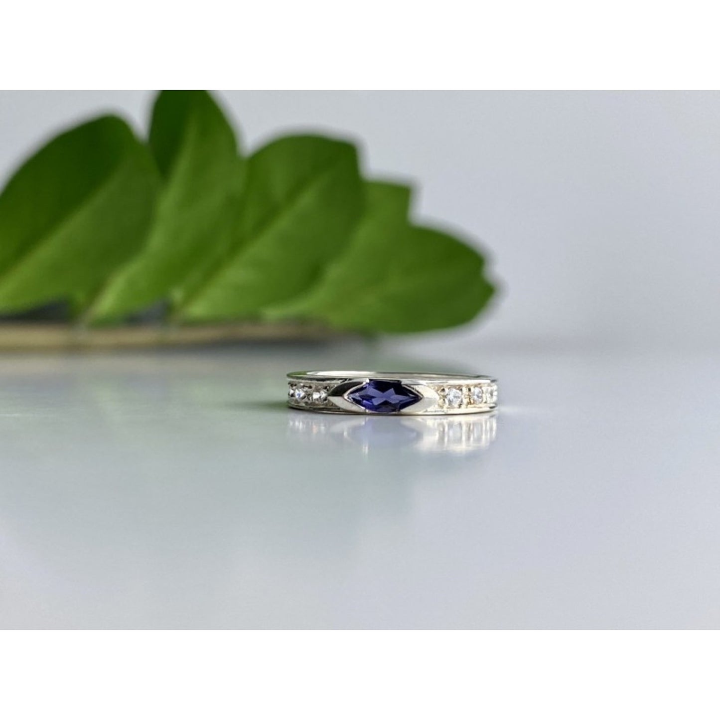 925 STERLING SILVER IOLITE & CZ BAND RING SIZE 6.5