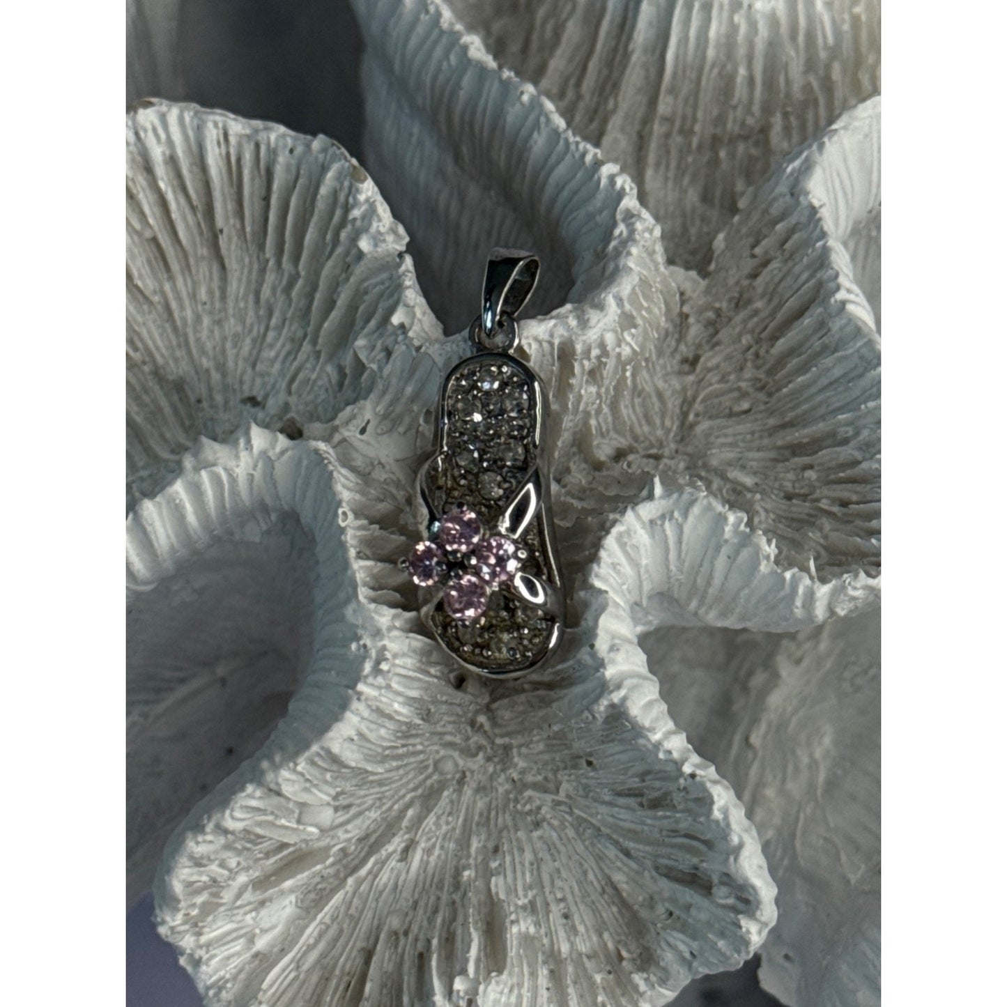 WS 925 STERLING SILVER FLIP FLOP SANDAL PINK & WHITE CZ PENDANT LENGTH 1.30 INCH