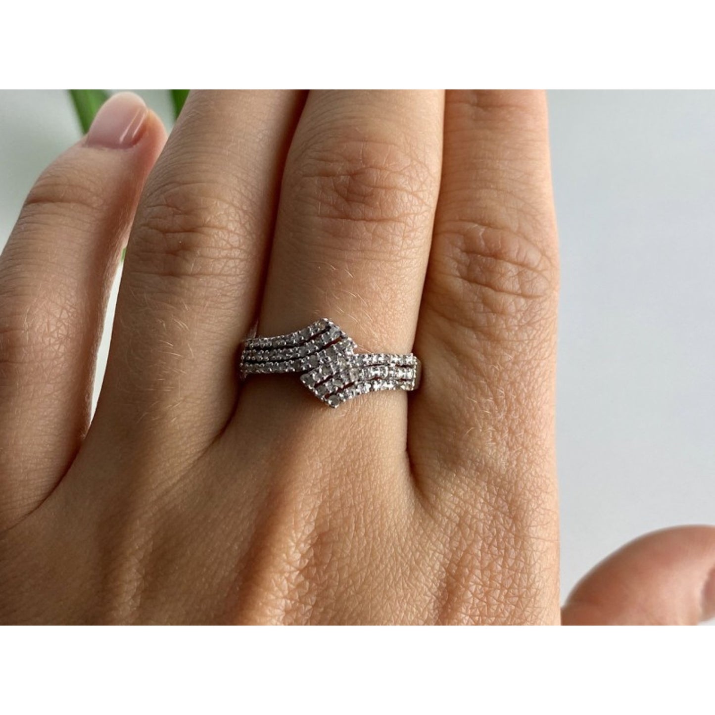 925 STERLING SILVER WHITE TOPAZ RING SIZE 9