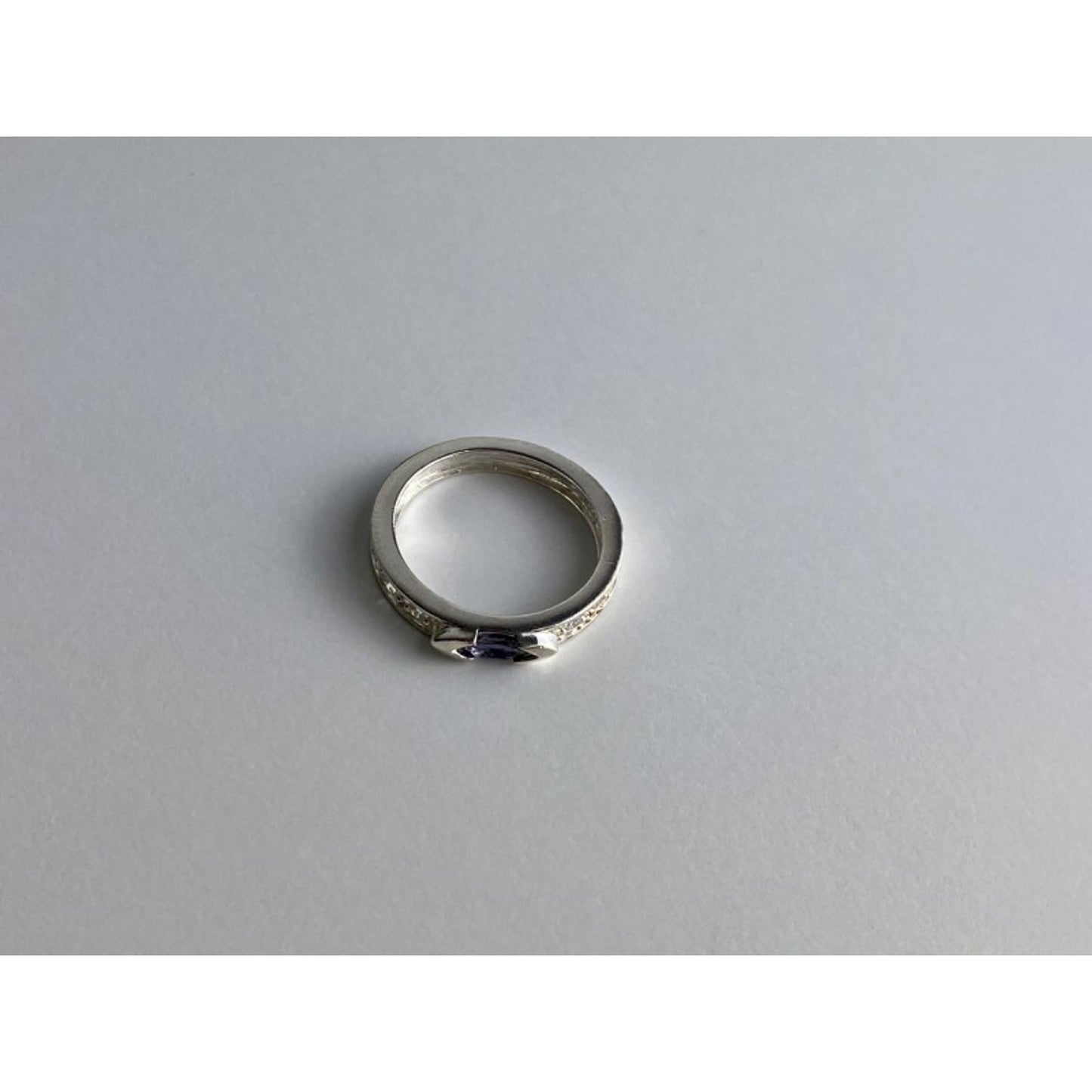 925 STERLING SILVER IOLITE & CZ BAND RING SIZE 6.5