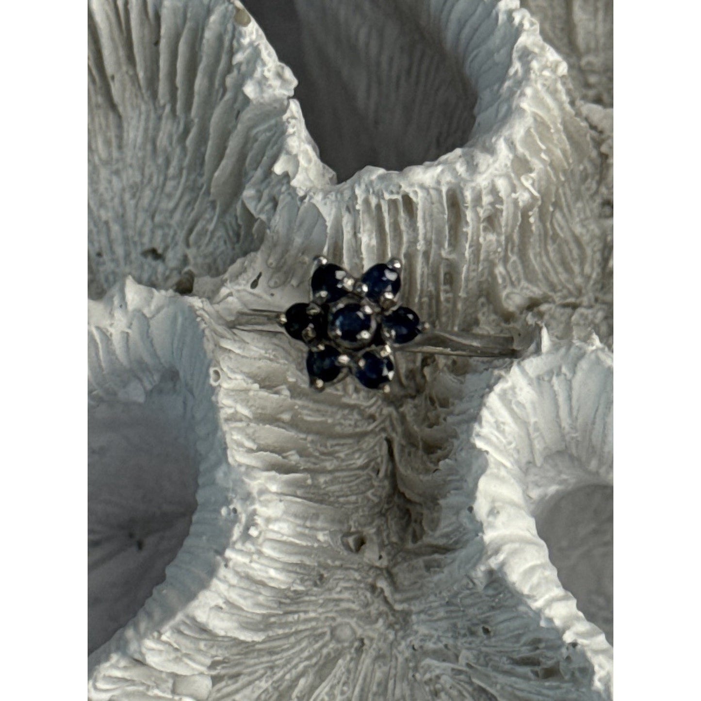 925 STERLING SILVER SAPPHIRE FLOWER RING SIZE 6