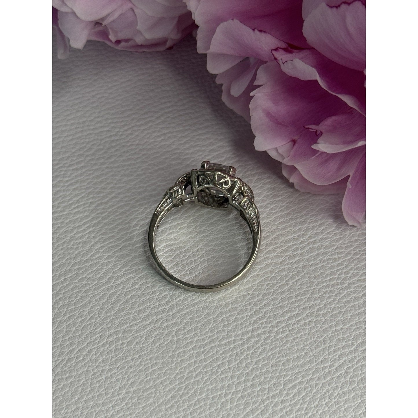 BEAUTIFUL 925 STERLING SILVER CZ RING SIZE 10