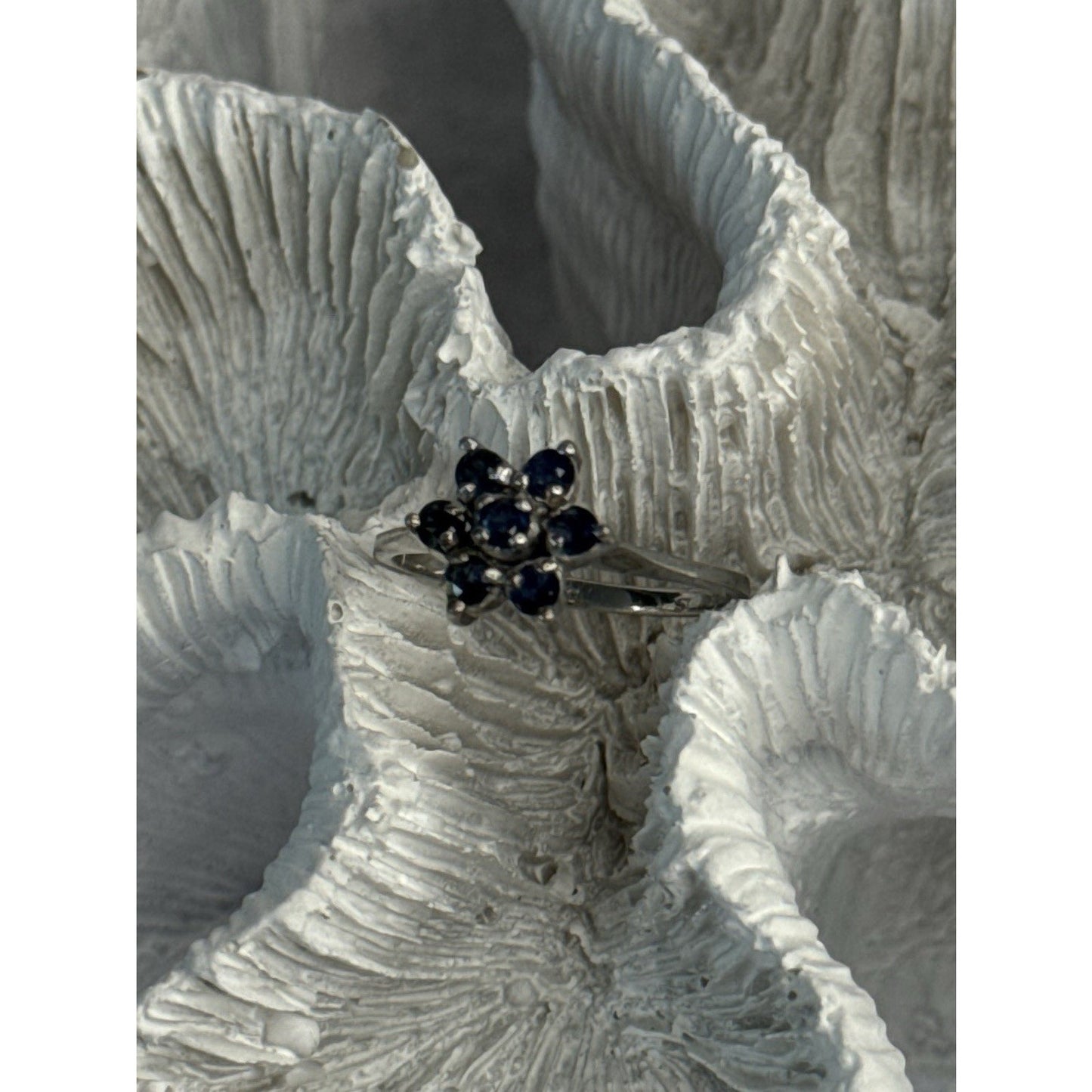 925 STERLING SILVER SAPPHIRE FLOWER RING SIZE 6