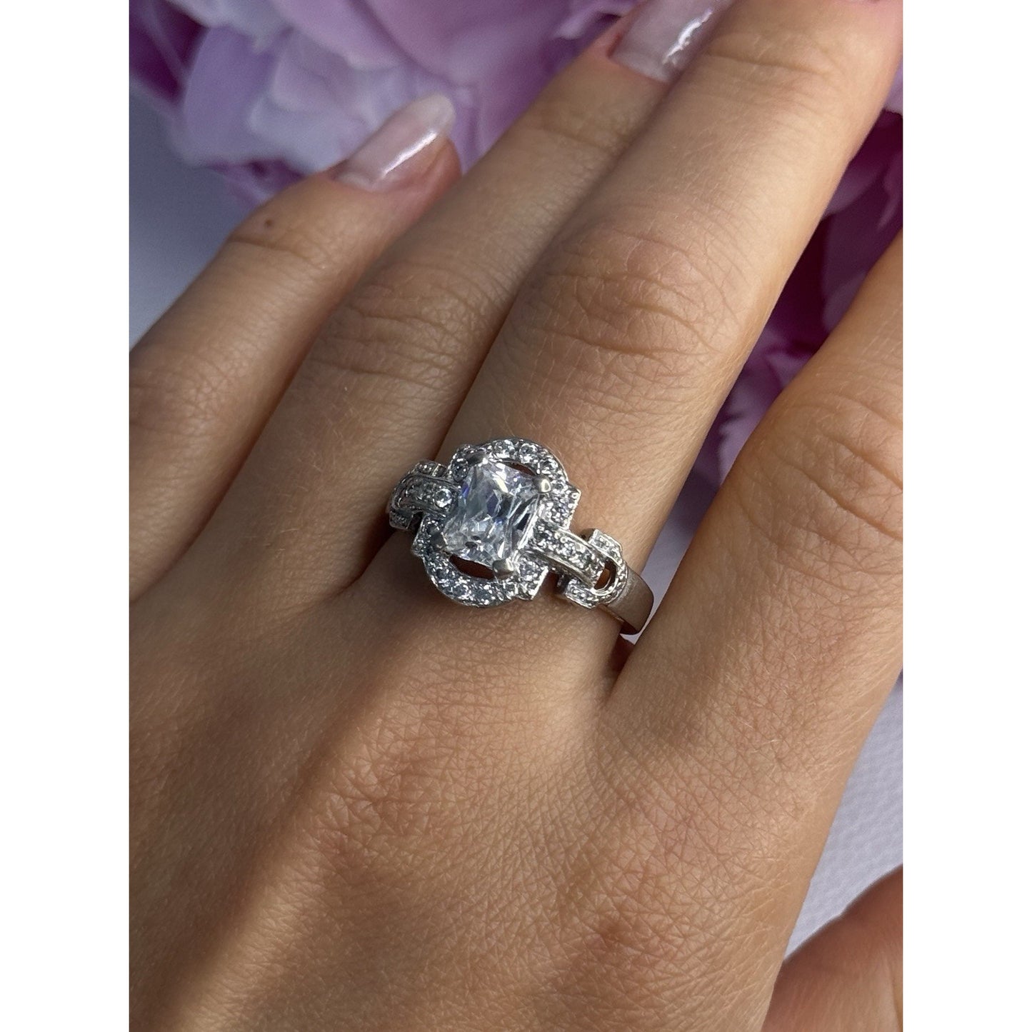 BEAUTIFUL 925 STERLING SILVER CZ RING SIZE 10
