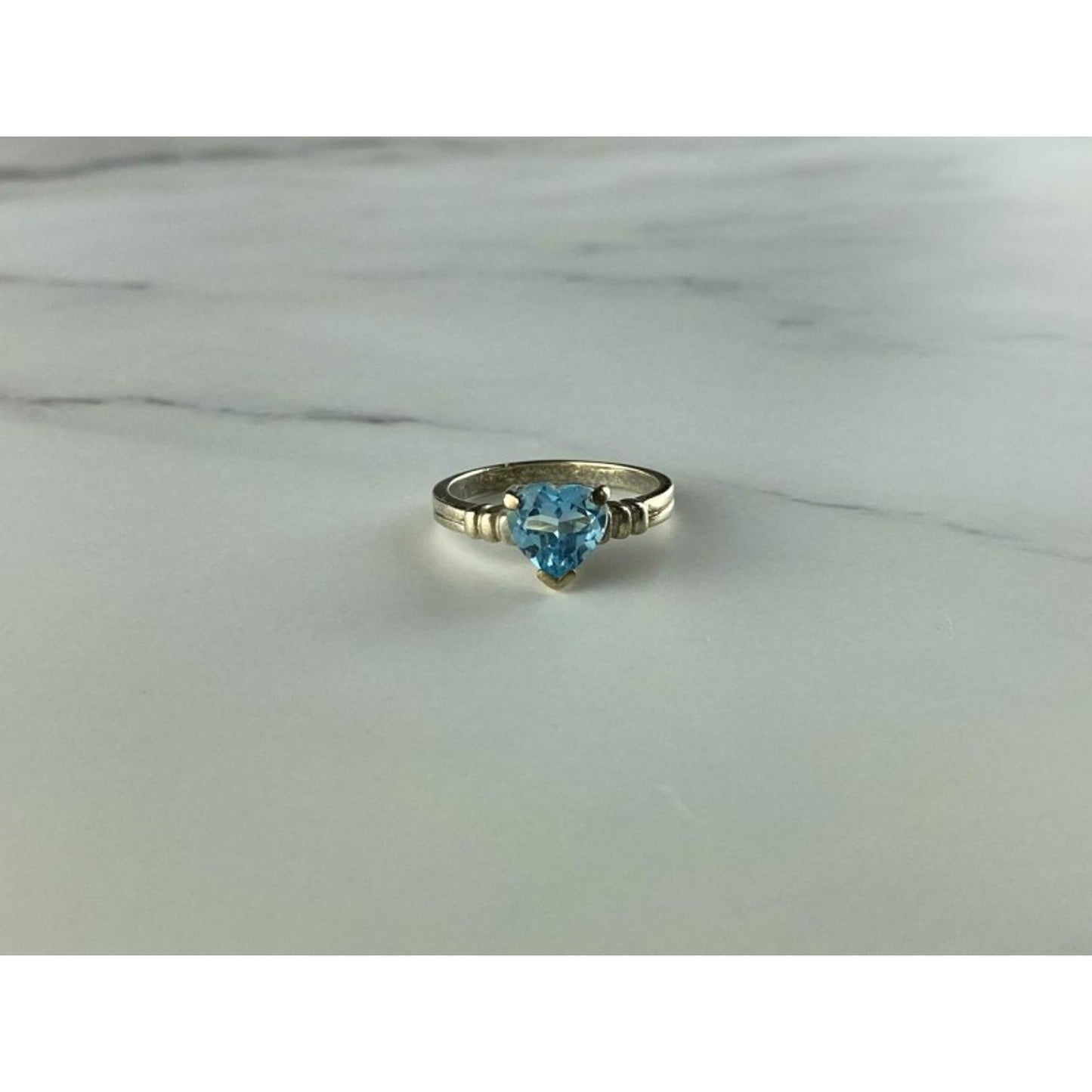 925 STERLING SILVER TOPAZ "HEART" RING SIZE 8