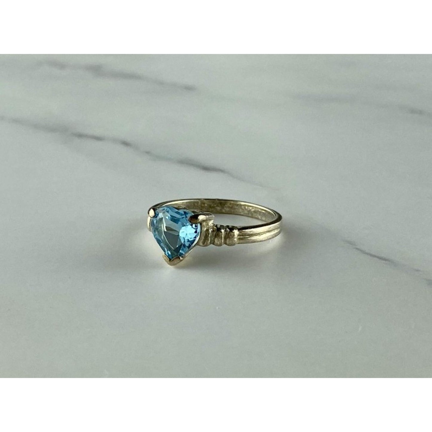925 STERLING SILVER TOPAZ "HEART" RING SIZE 8