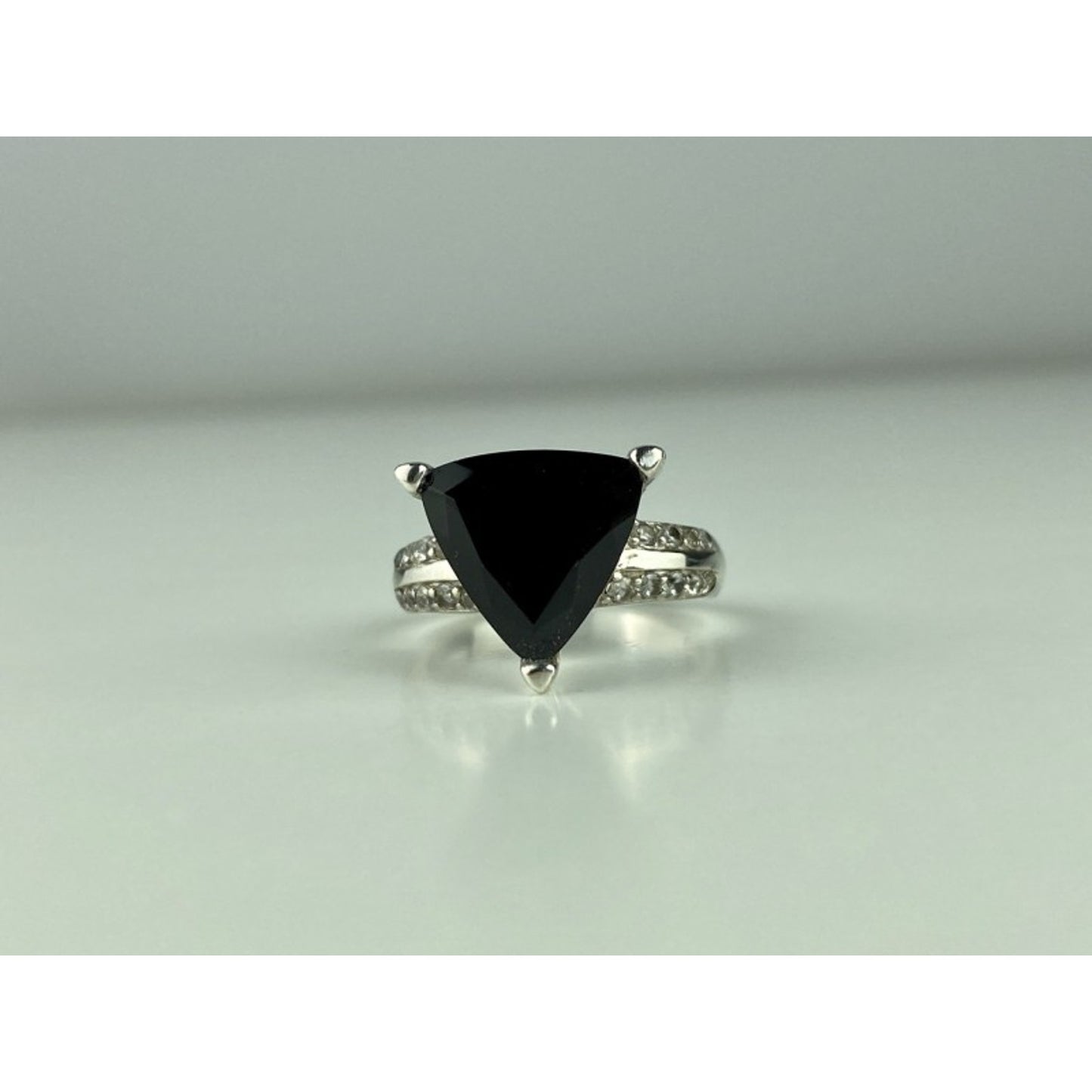 925 STERLING SILVER BLACK NEPHRITE ( JADE ) & QUARTZ RING SIZE 8