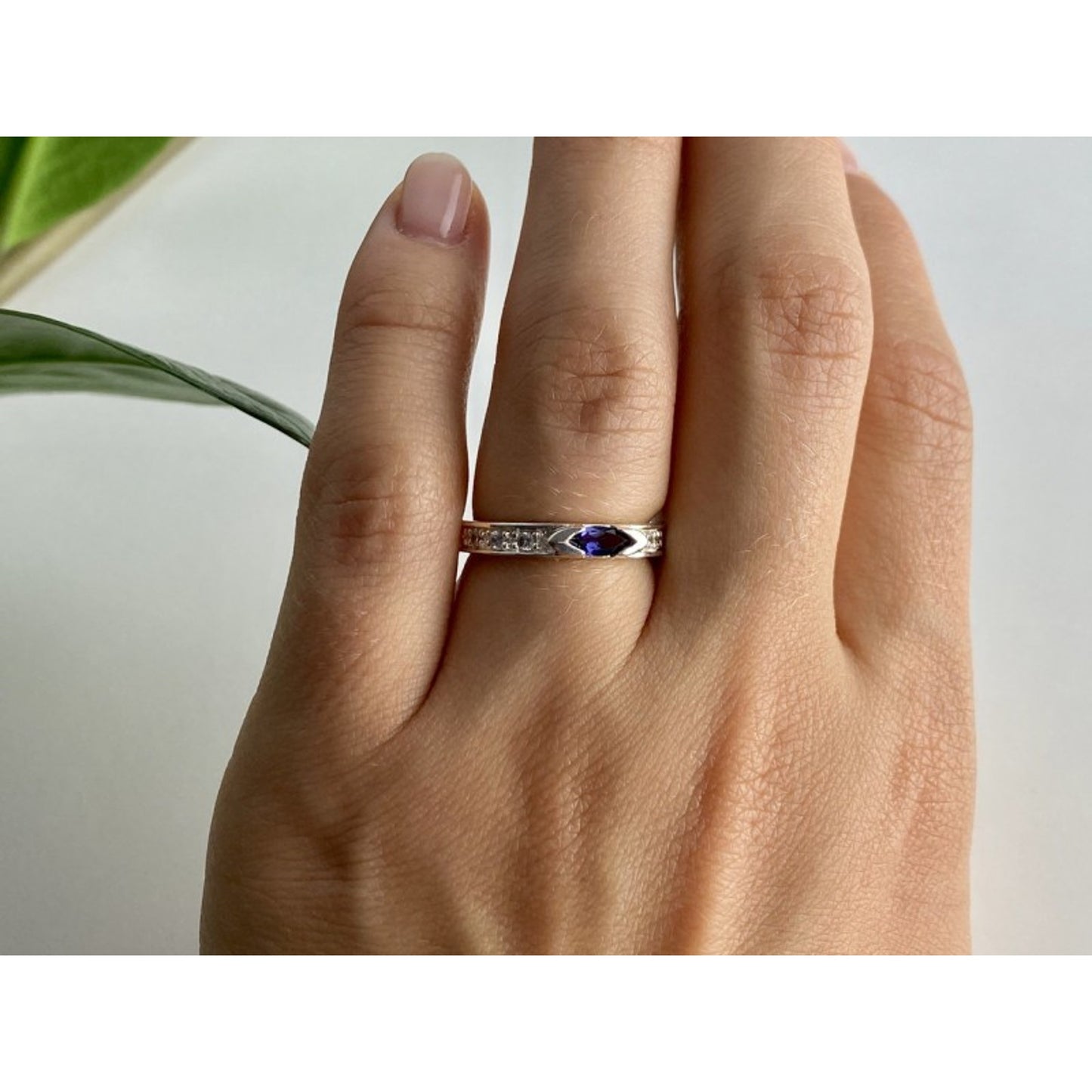 925 STERLING SILVER IOLITE & CZ BAND RING SIZE 6.5