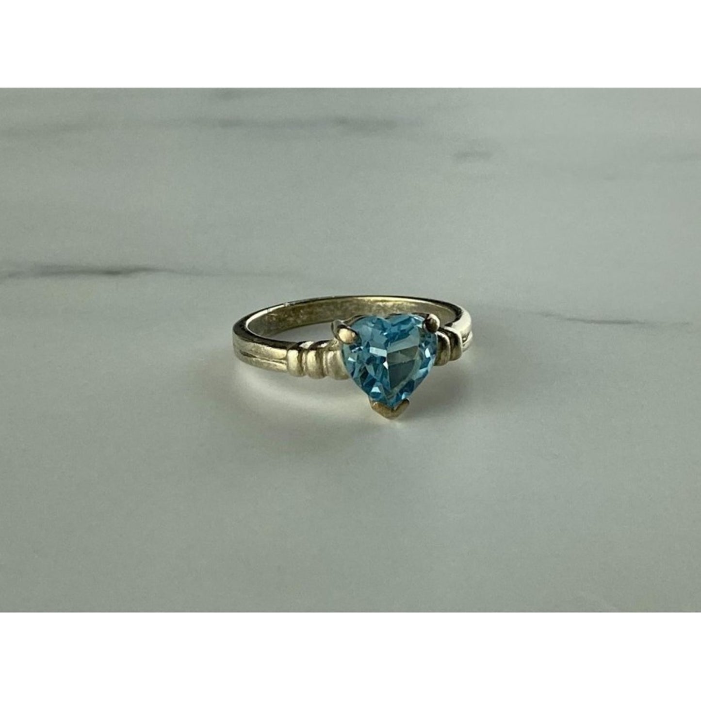 925 STERLING SILVER TOPAZ "HEART" RING SIZE 8