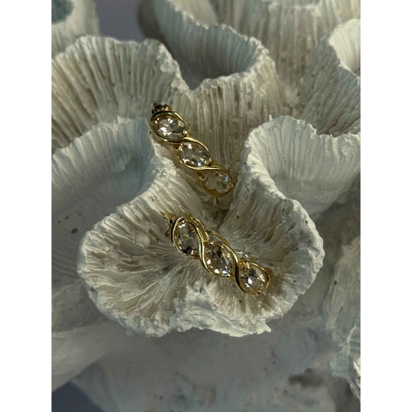 925 STERLING SILVER GOLD PLATED WHITE TOPAZ EARRINGS LENGTH 0.90 INCH