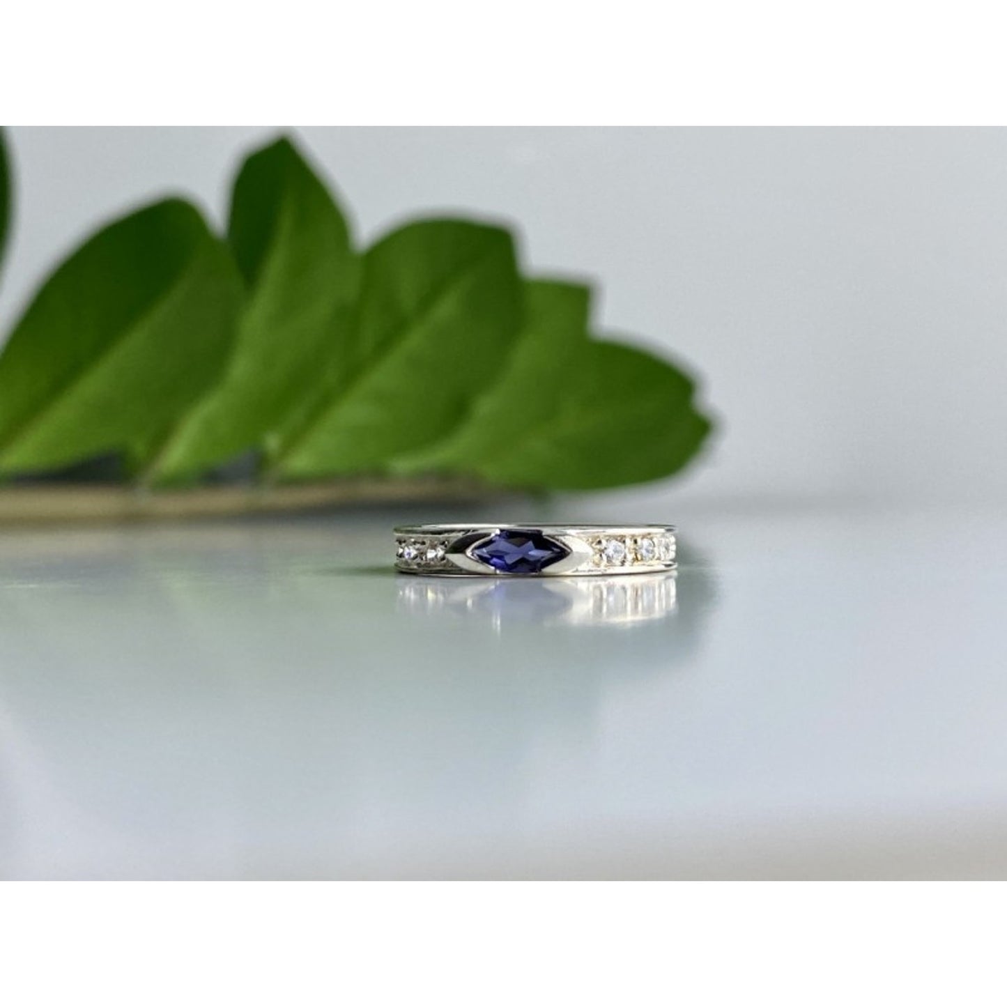 925 STERLING SILVER IOLITE & CZ BAND RING SIZE 6.5