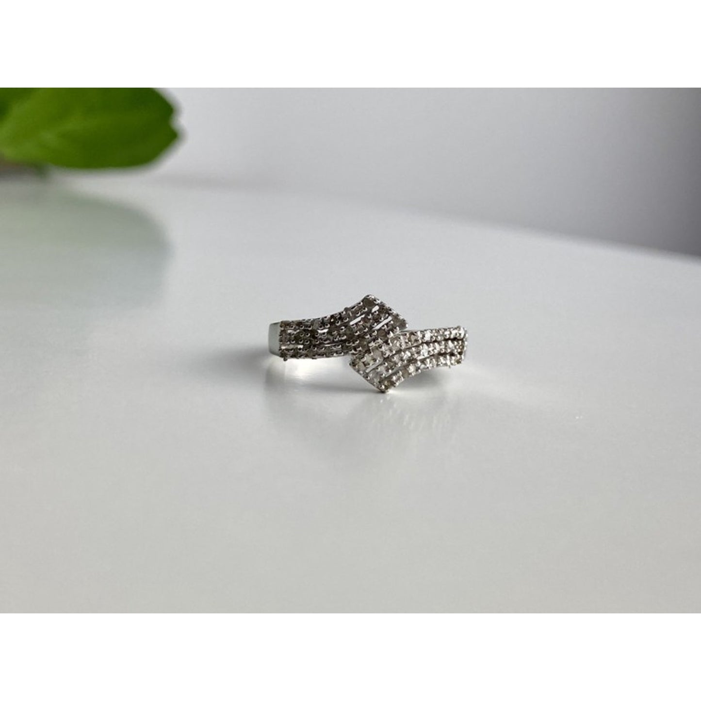 925 STERLING SILVER WHITE TOPAZ RING SIZE 9