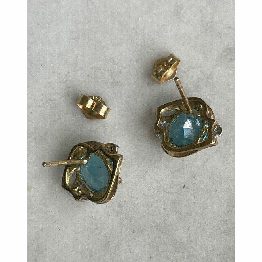 YELLOW GOLD BLUE TOPAZ & COLORLESS STUD EARRINGS SKY