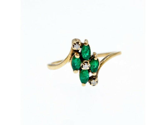 10K YELLOW GOLD  EMERALD & DIAMONDS RING SIZE 6.75