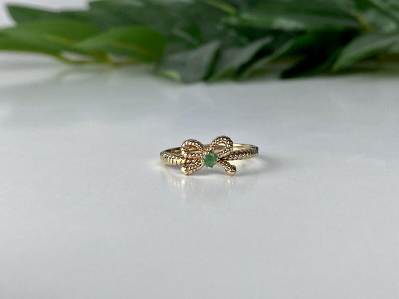 10K YELLOW GOLD EMERALD BOW RING SIZE 7.25