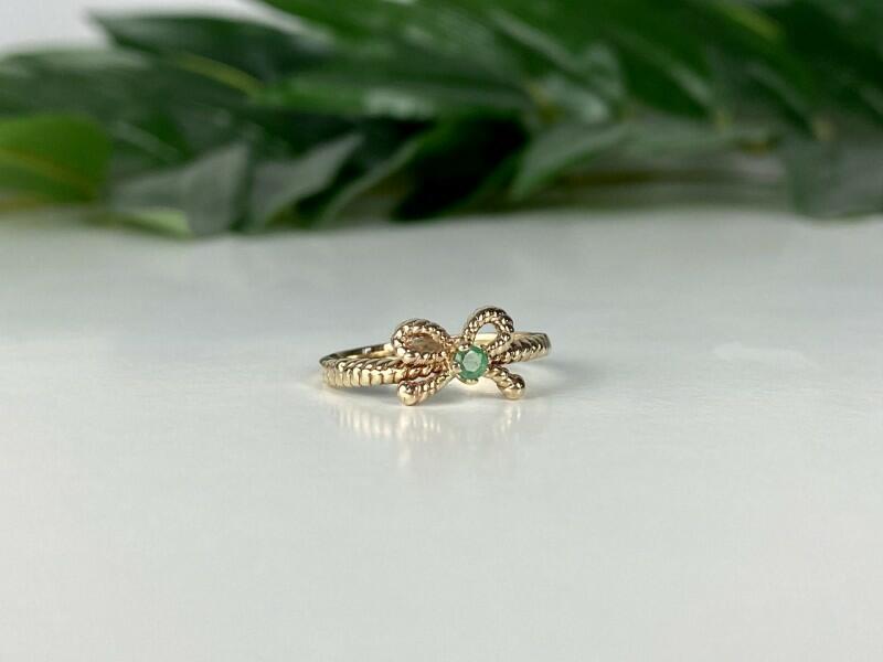 10K YELLOW GOLD EMERALD BOW RING SIZE 7.25
