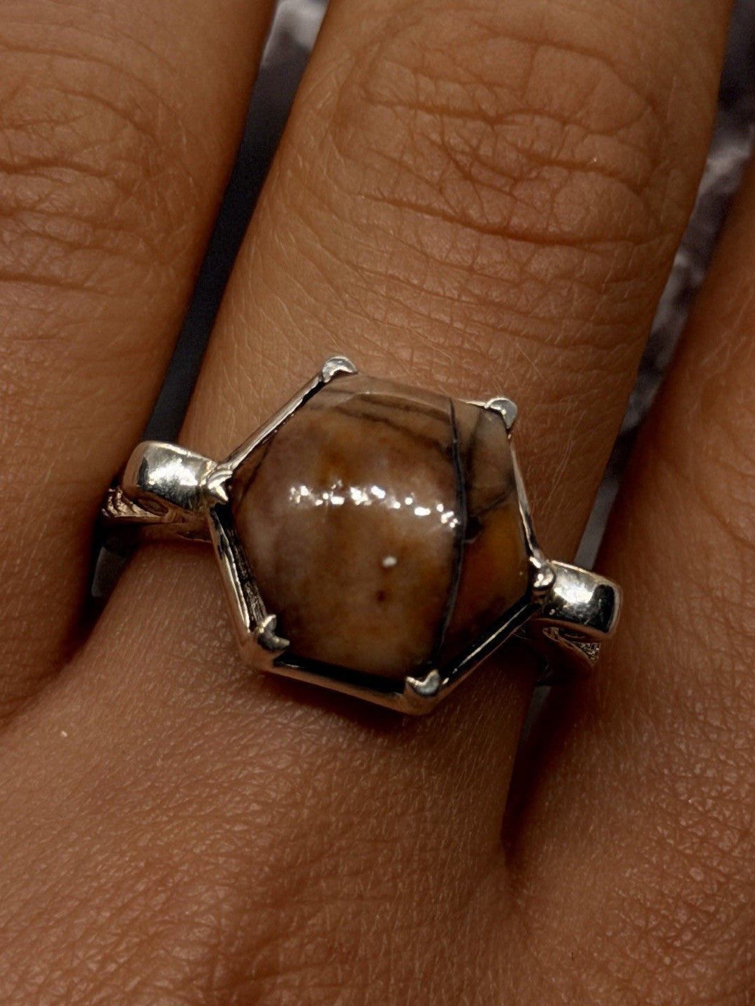Scrollwork Design Vintage 925 Sterling Silver Brown Agate Ring Size 9