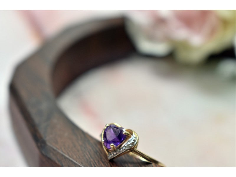 10K Yellow Gold Amethyst & Diamond Ring Size 7.25