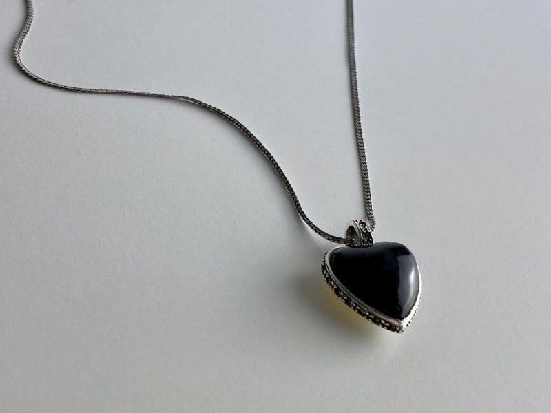 925 Sterling Silver Black Jade and Mother of Pearl "Heart" Chain with Pendant