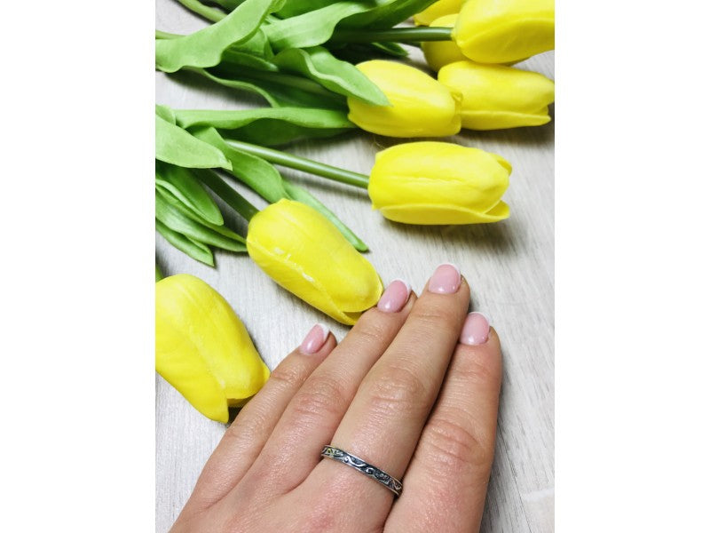 925 Sterling Silver Band Ring Size 9