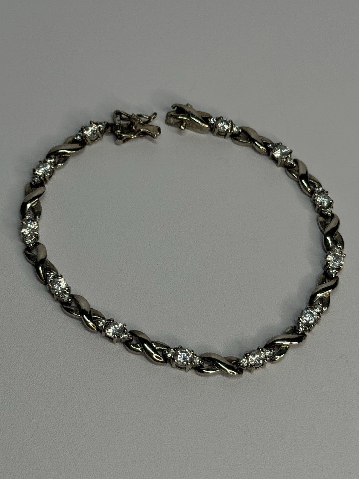 Beautiful 925 Sterling Silver CZ Bracelet Length 7 Inch