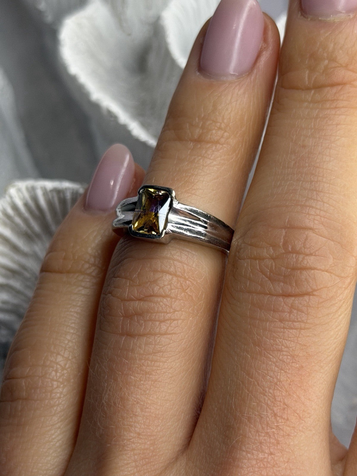 Elegant 925 Sterling Silver Citrine Ring Size 5