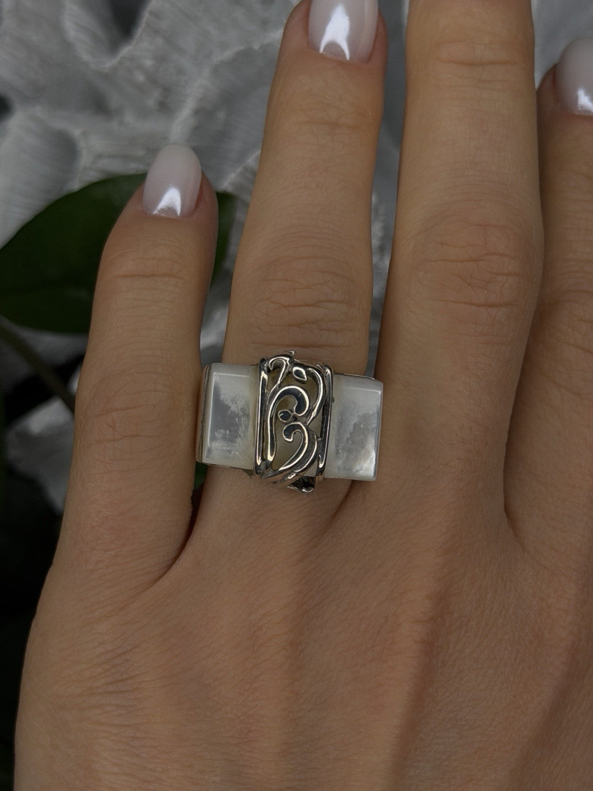 925 Sterling Silver White Abalone Mother of Pearl Ring Size 7