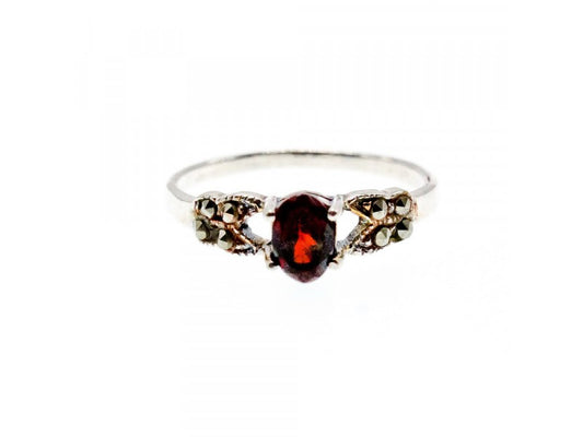 925 Sterling Silver Garnet & Marcasites Ring Size 7