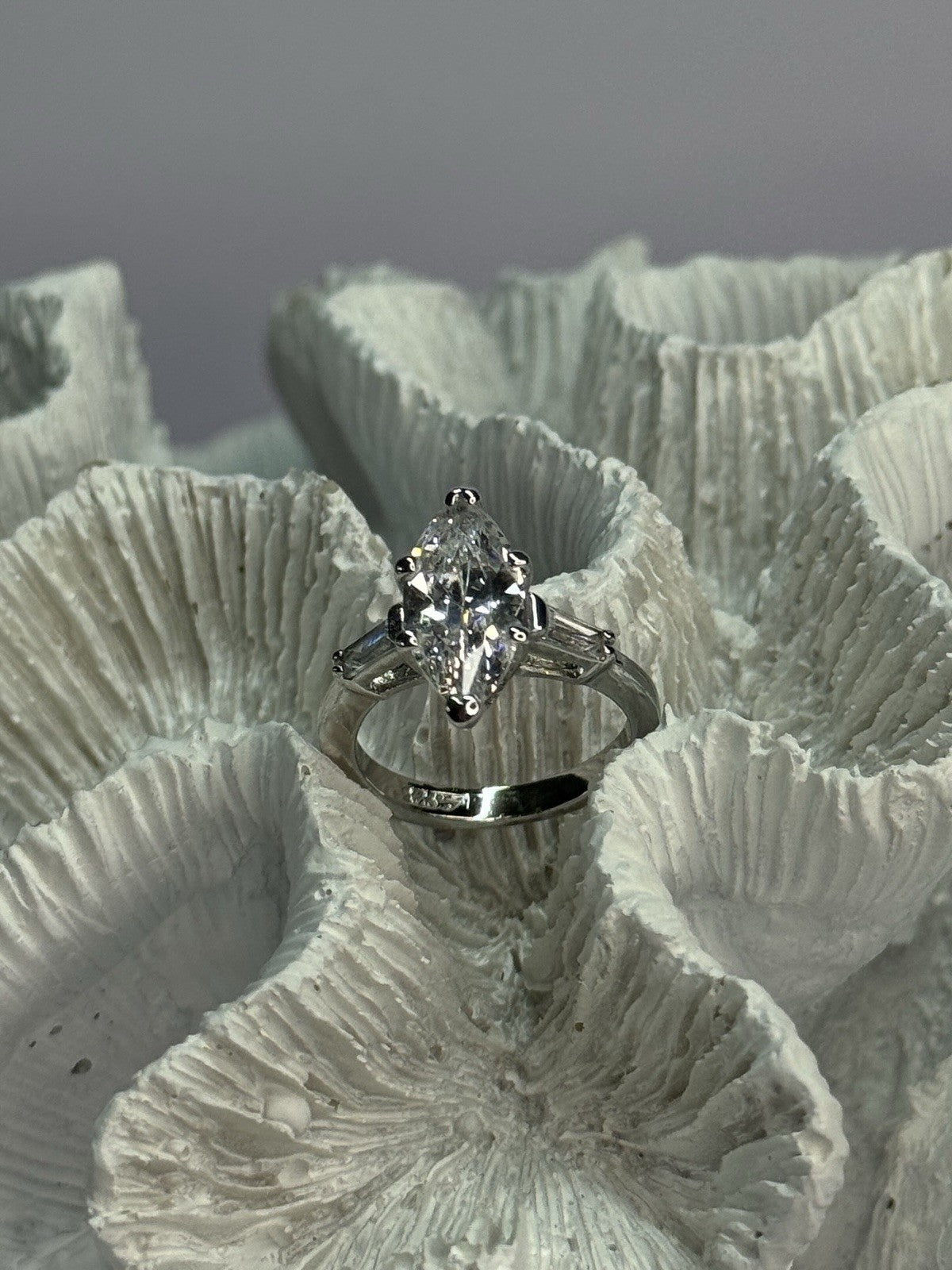 Beautiful 925 Sterling Silver CZ Ring Size 6