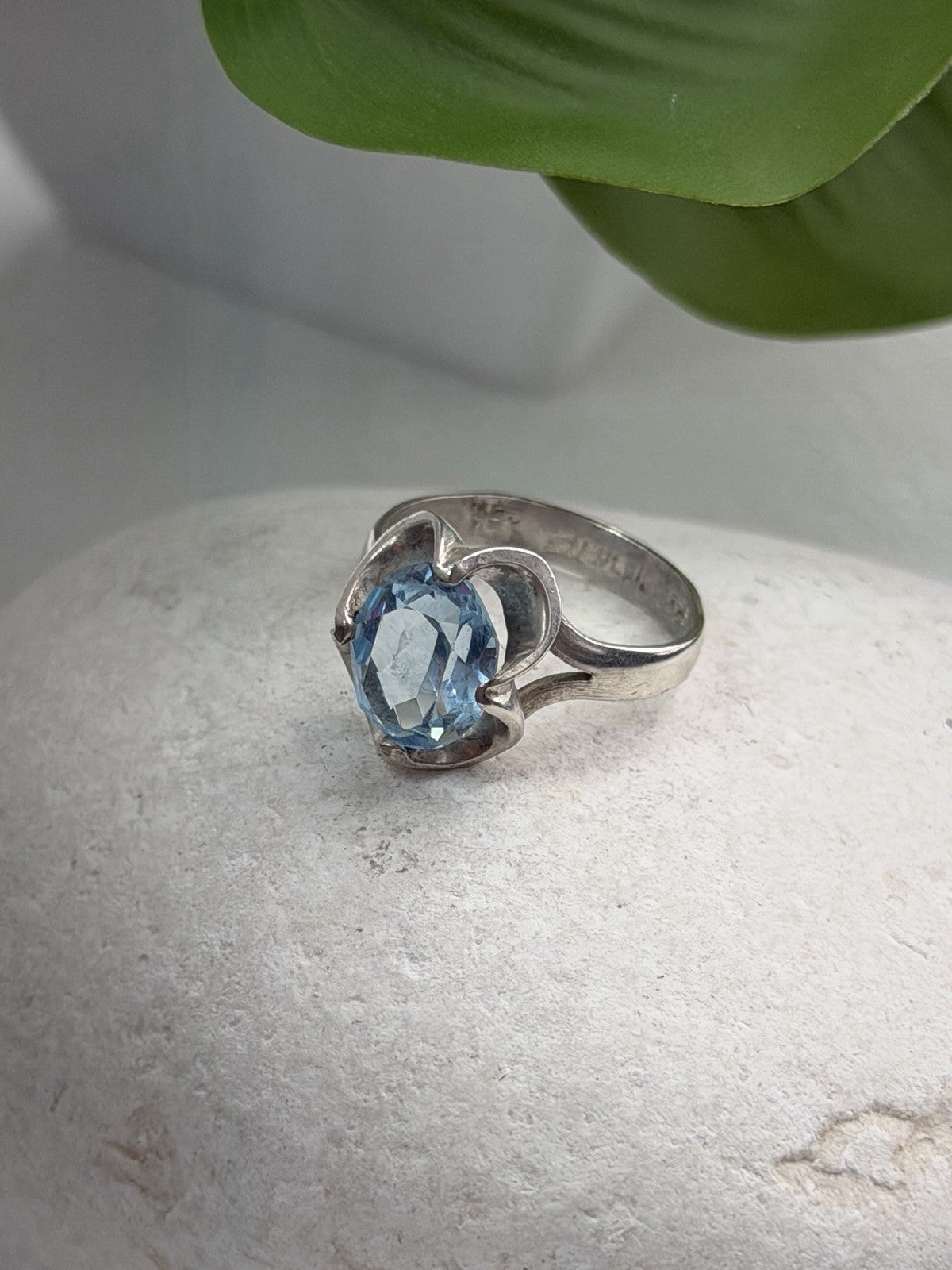 925 Sterling Silver Blue Topaz Ring Size 7.5