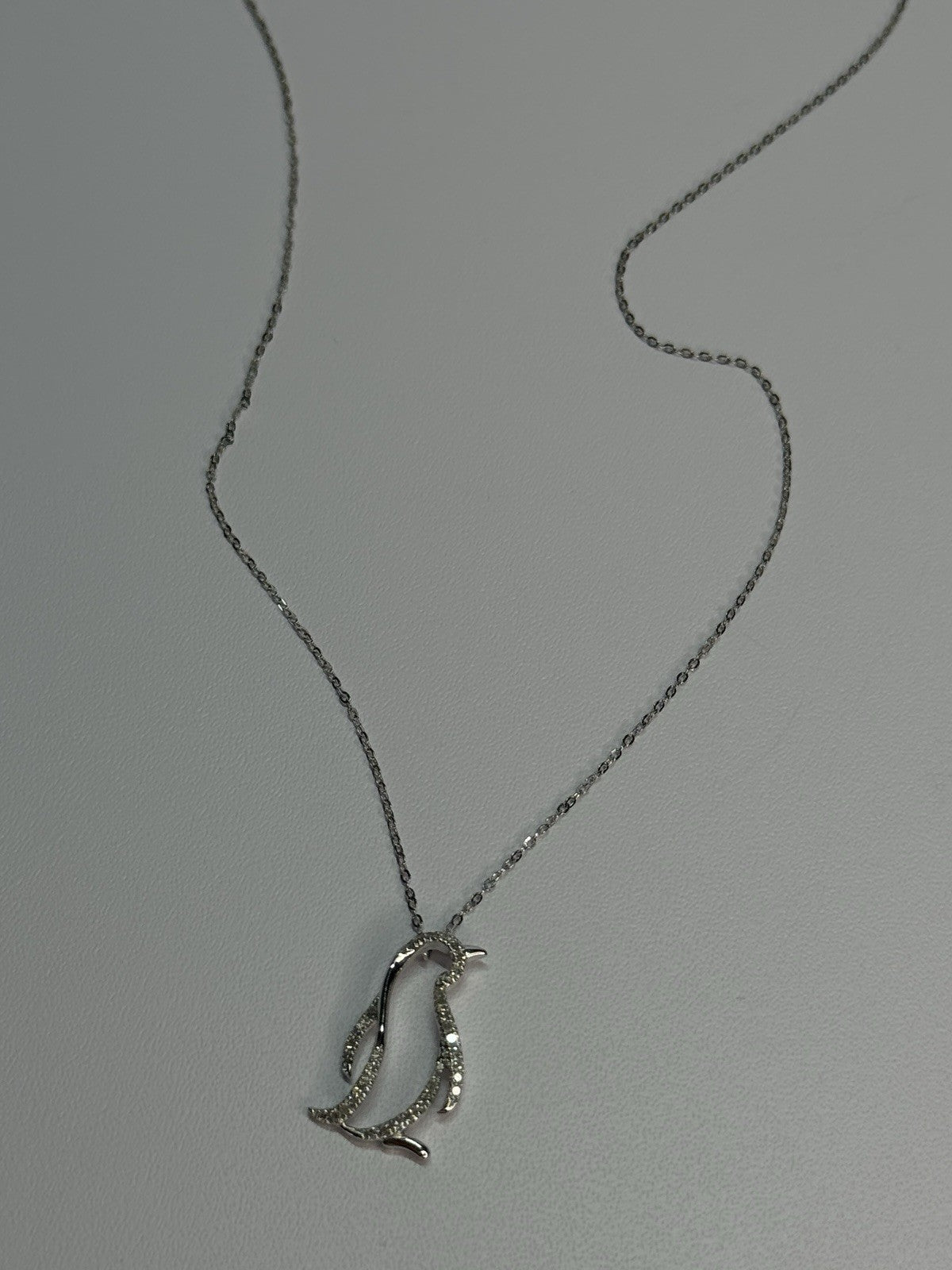 14K WHITE GOLD DIAMOND PENGUIN NECKLACE LENGTH 17 INCH