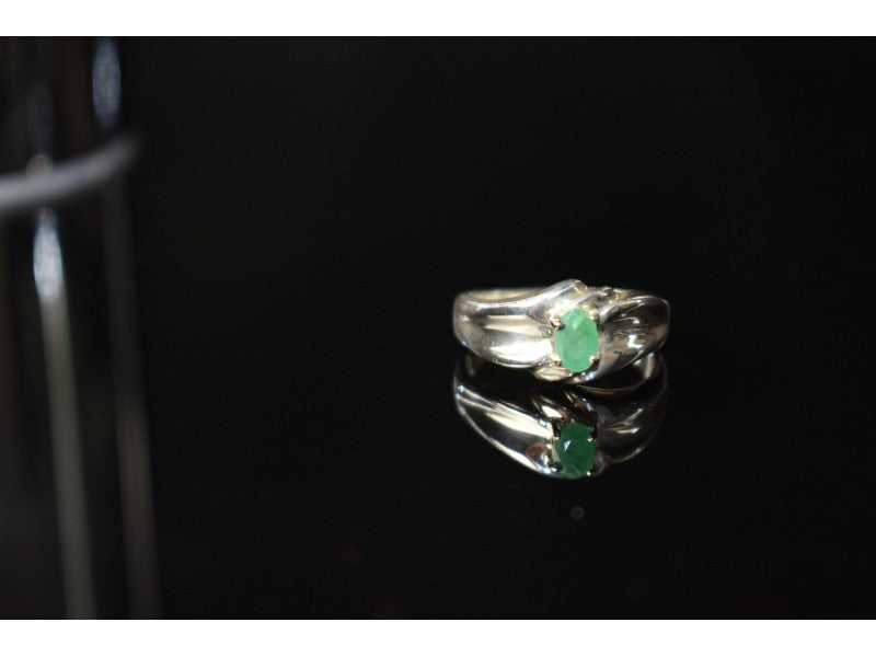 925 Sterling Silver Emerald Ring Size 9.5