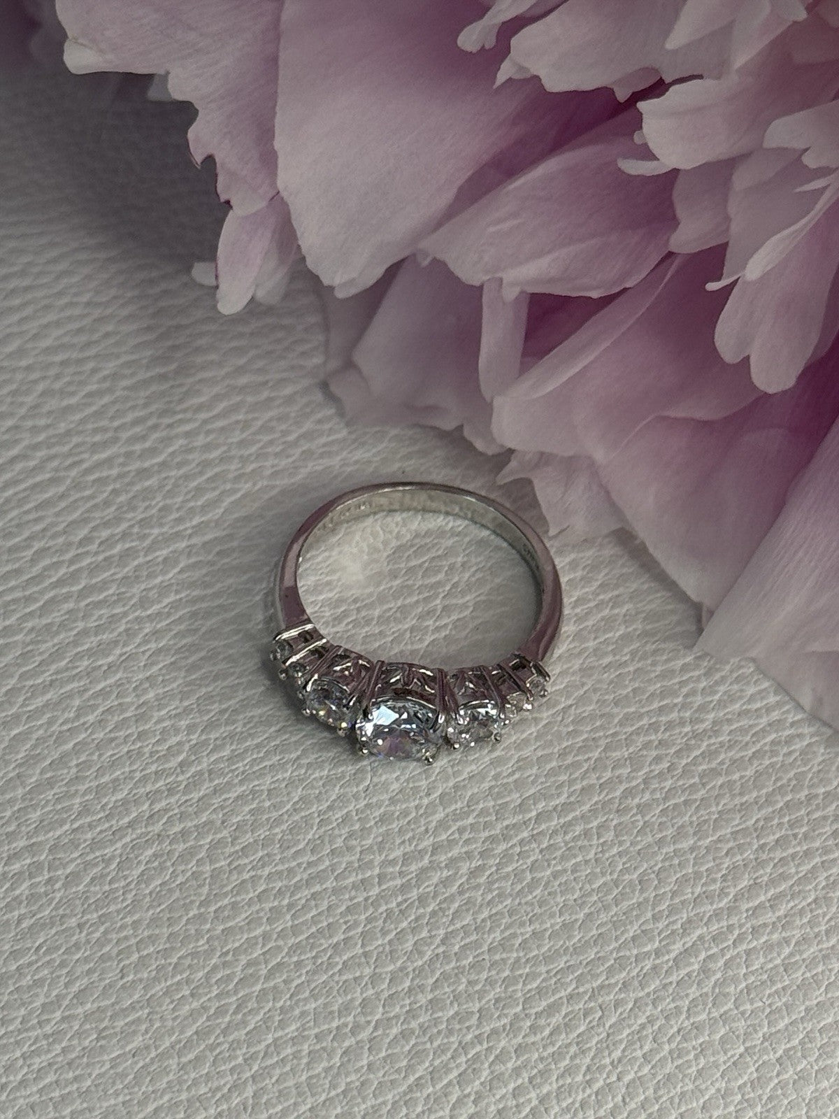 Shiny 925 Sterling Silver CZ Ring Size 7