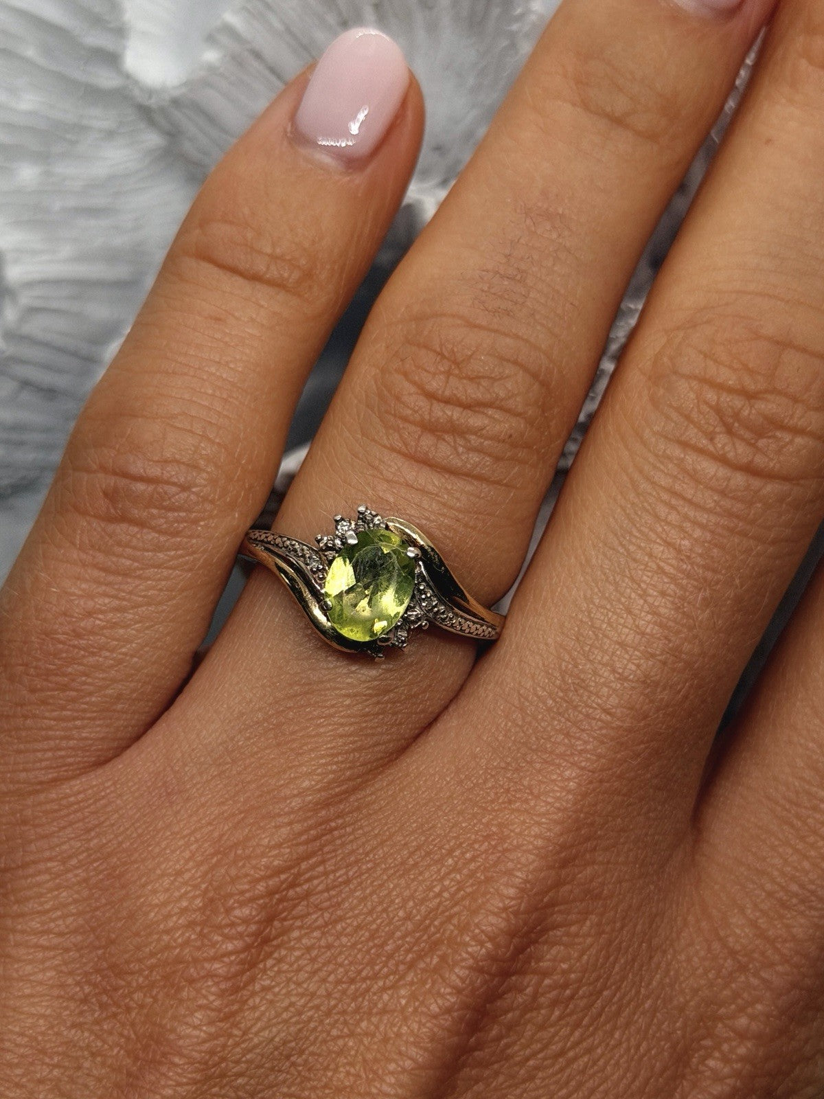 925 Sterling Silver & 10K Gold Plated Peridot & Diamond Ring Size 7