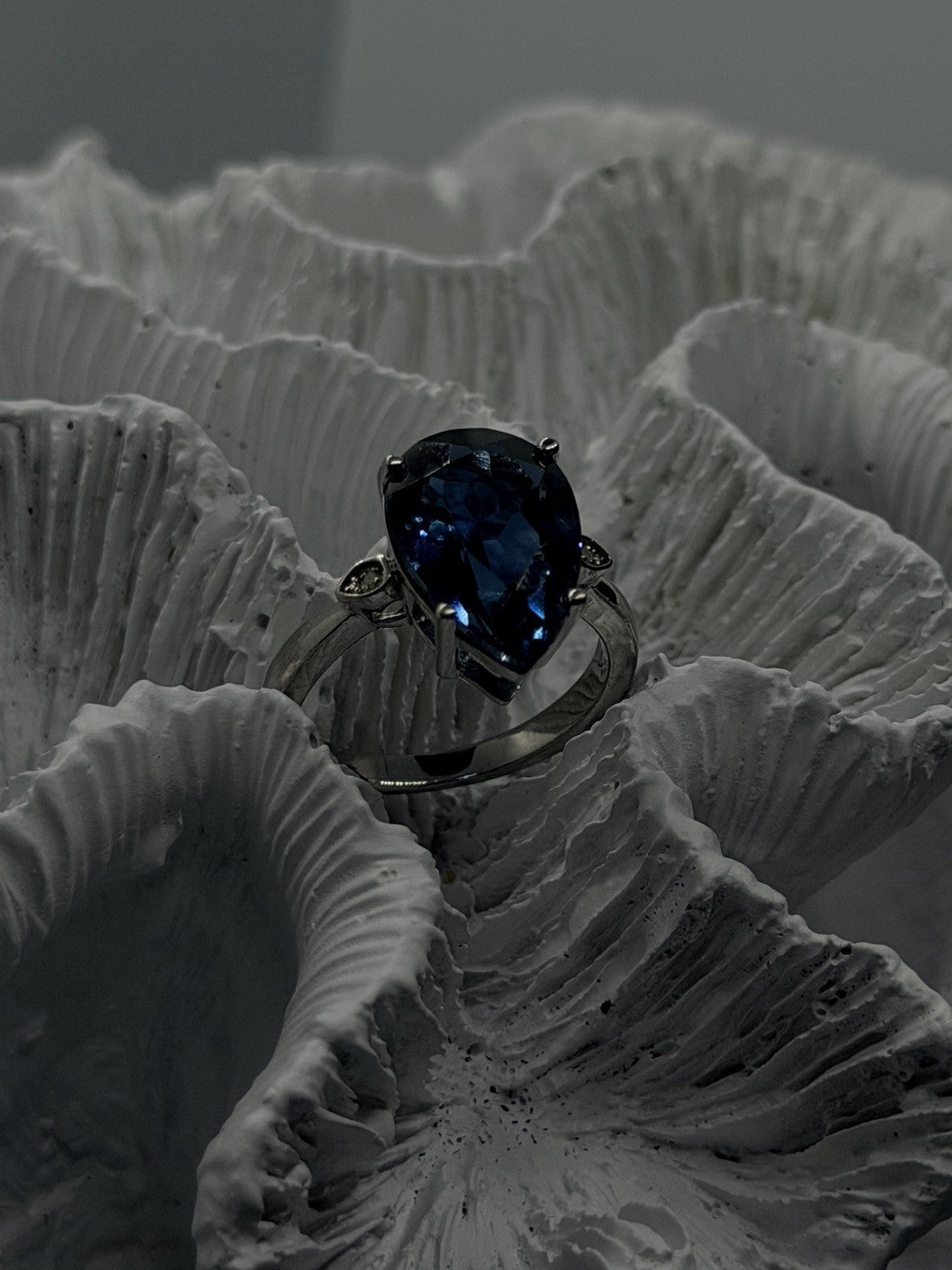 925 Sterling Silver London Blue Topaz Pear Cut with Diamond Accent Ring Size 7