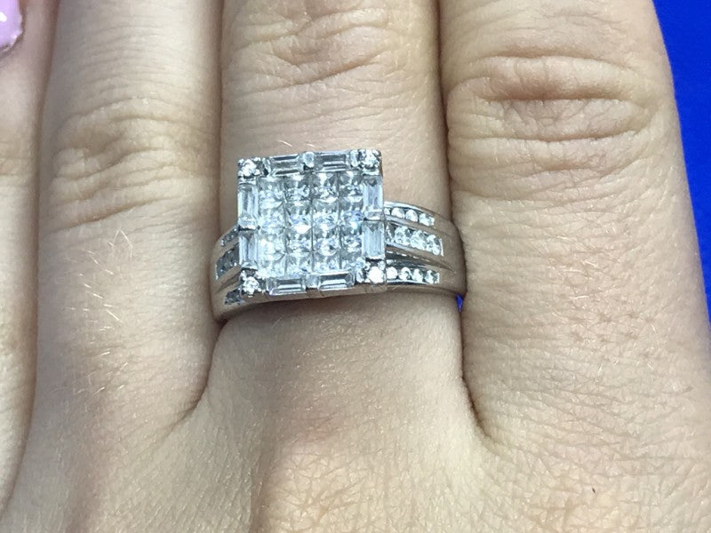 925 Sterling Silver CZ Ring Size 7.5