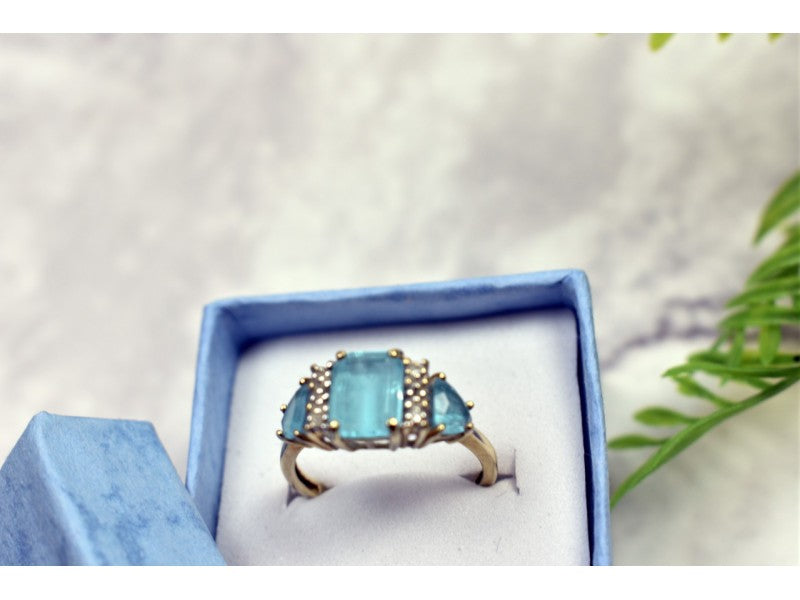 10K Yellow Gold Blue Topas & Diamonds Ring Size 6.5