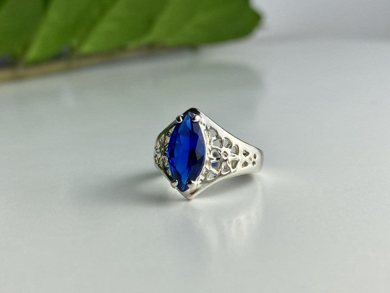 925 Sterling Silver Blue Tourmaline Ring Size 6.5