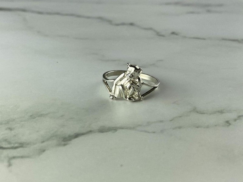 925 Sterling Silver "Monkey With a Child" Ring Size 7.5
