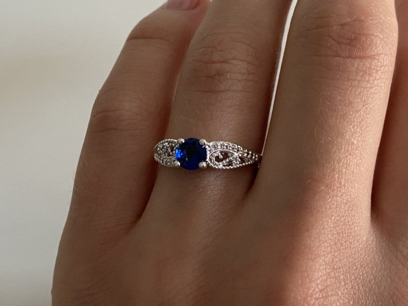 925 Sterling Silver Blue & White CZ Ring Size 7