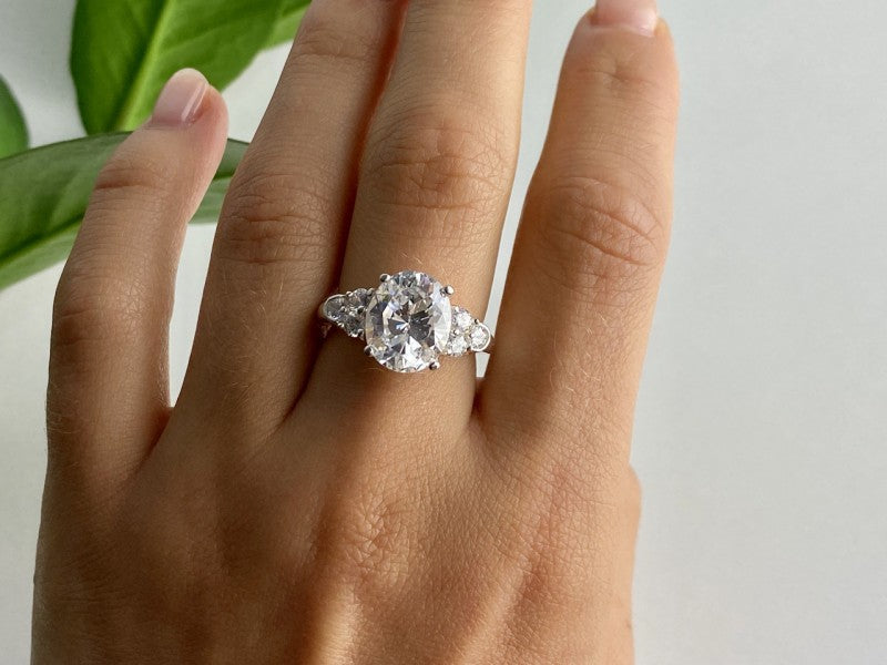 925 Sterling Silver CZ Ring Size 9